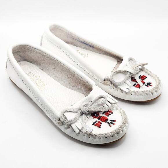 Minnetonka Beaded Leather Flats White Red Women’s 6 Folk Boho Style - Picture 2 of 7